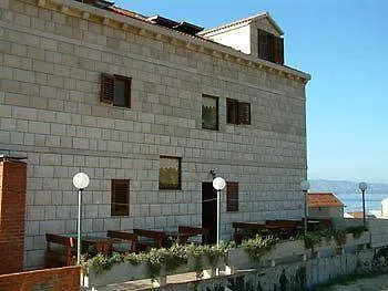 Ana Apartment *