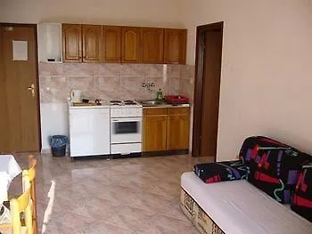 Ana Apartment *